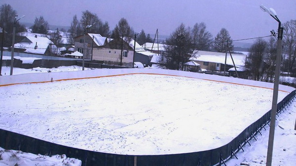В Тотемском районе теперь каждый может стать звездой хоккея или фигурного катания